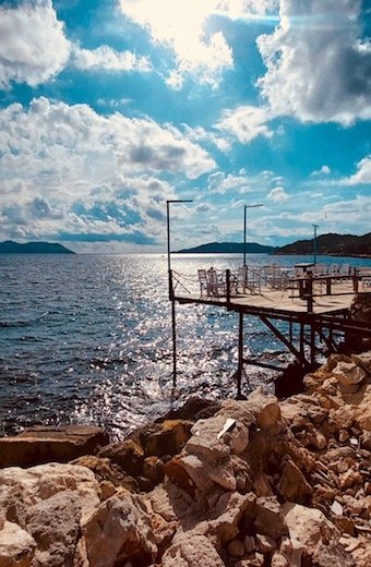 ponton au dessus de la mer en Turquie, voyage géré par travel planner