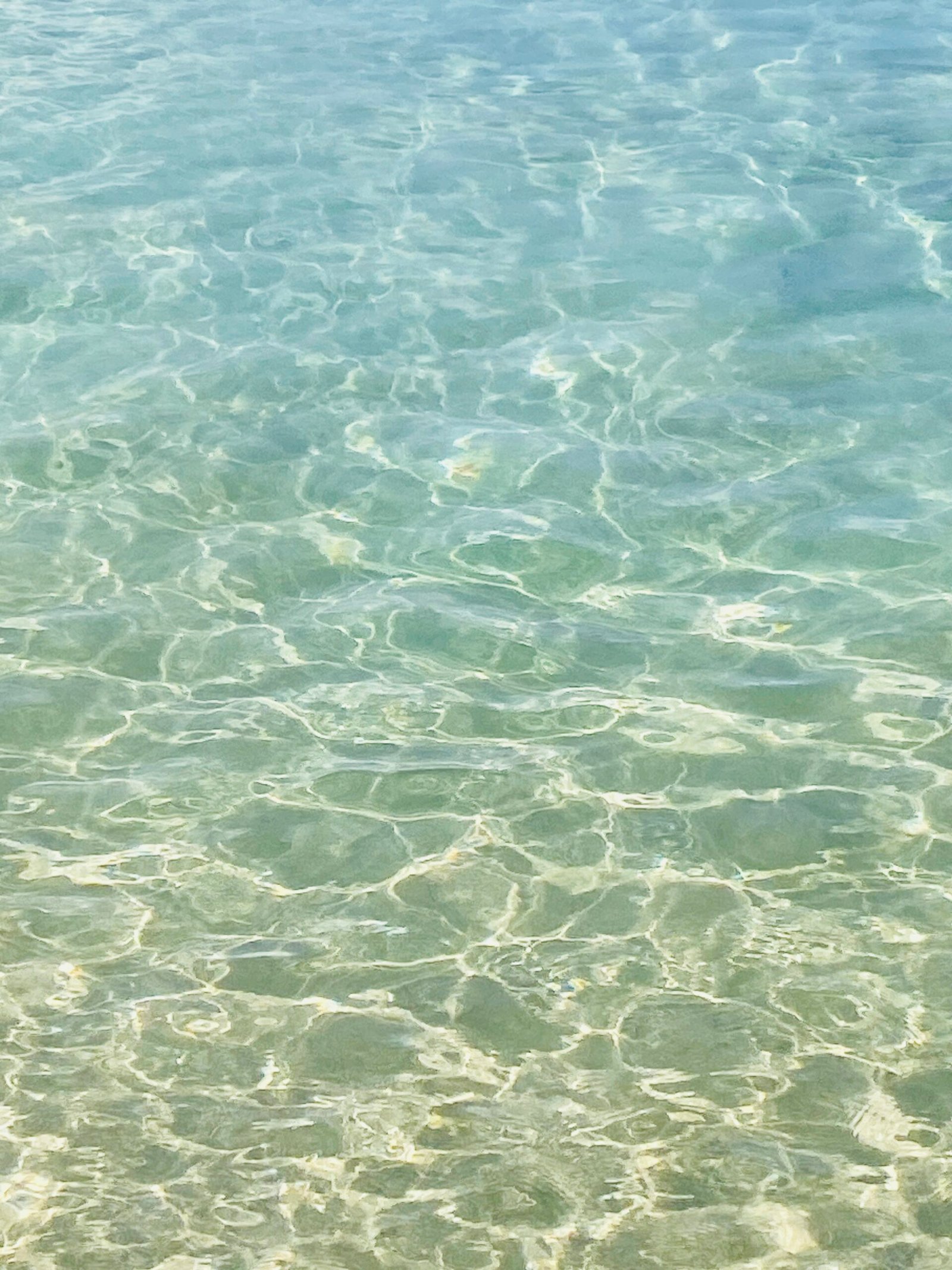 Eau de mer transparente et turquoise